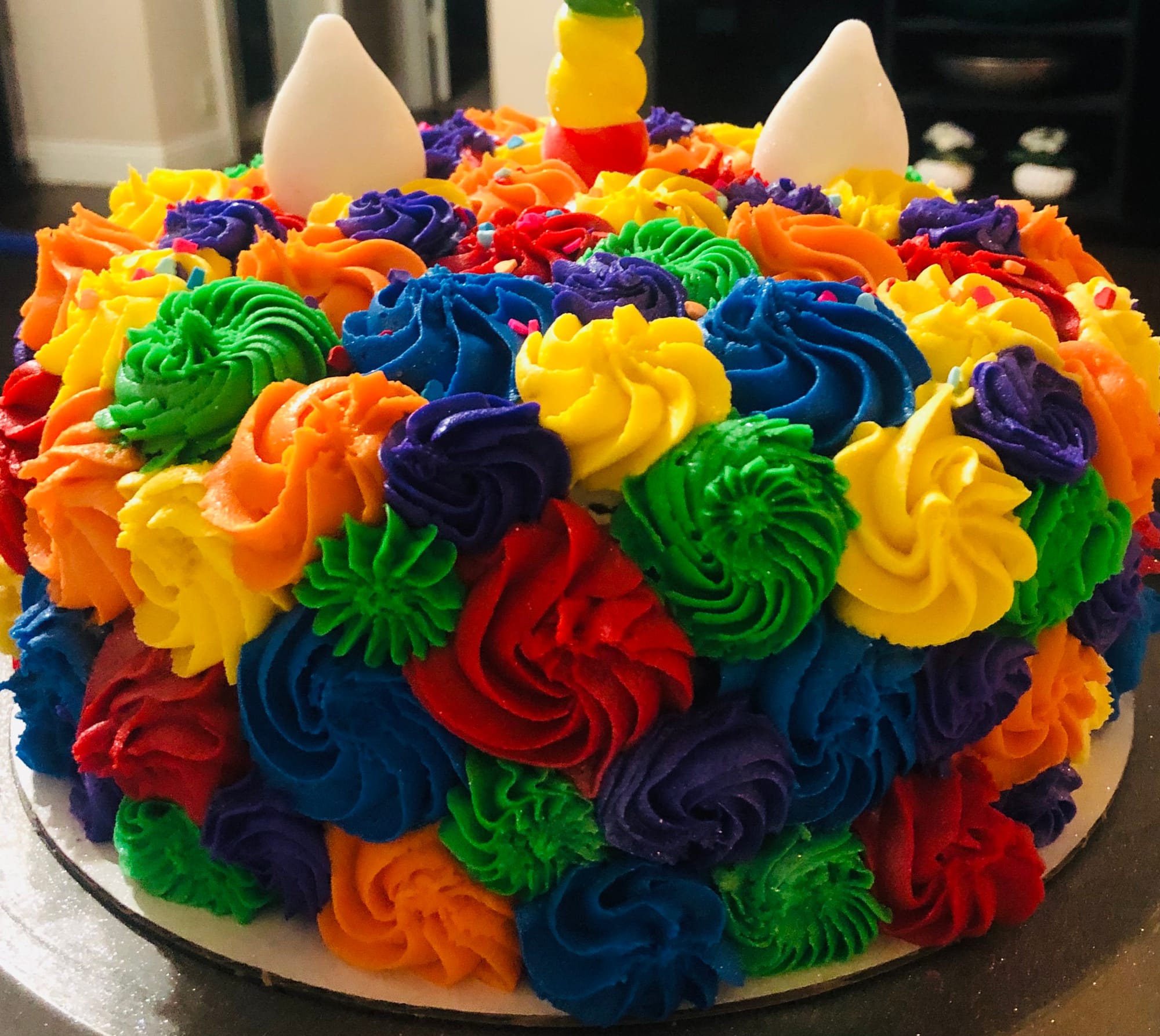 2 Layer Vanilla Unicorn Cake With Buttercream Frosting