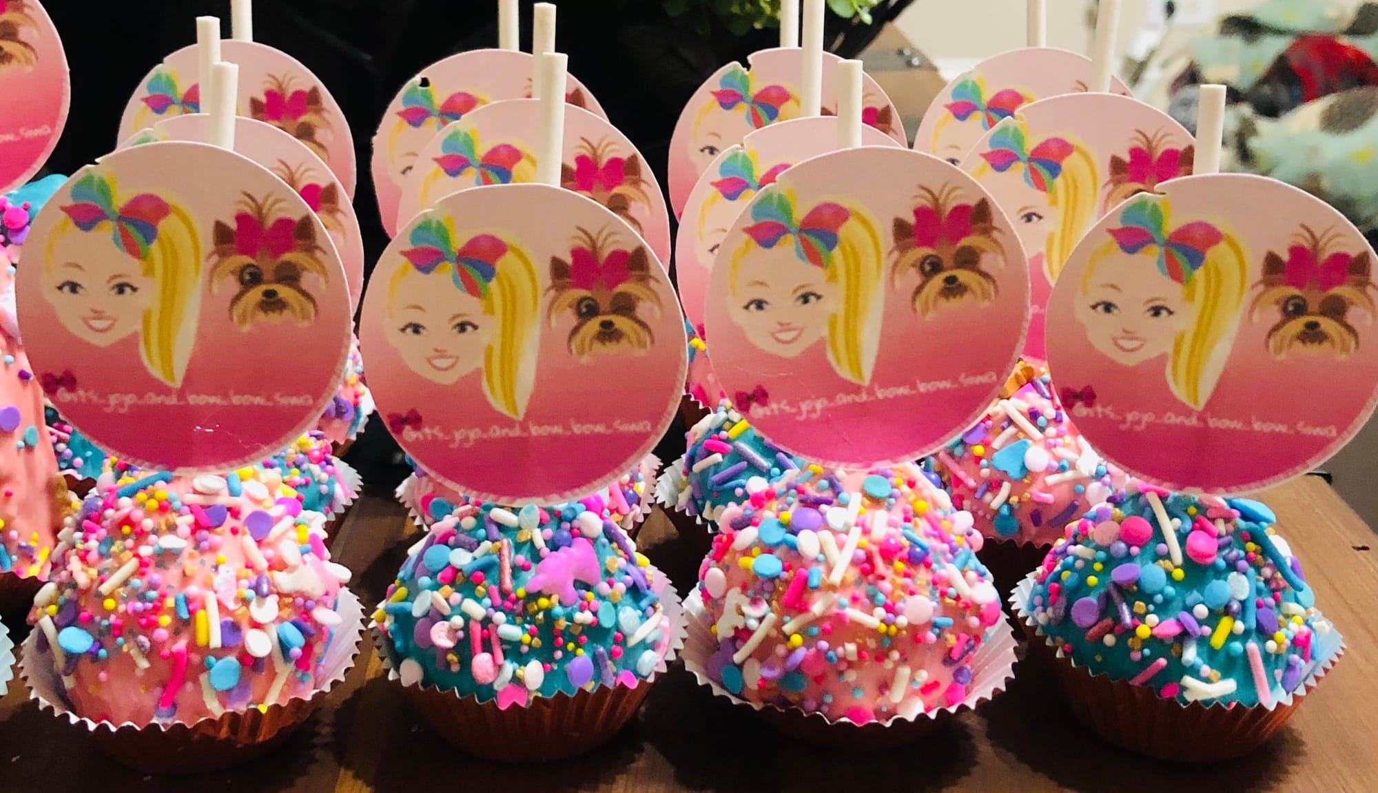 JoJo Siwa Cake Pops and Rice Crispy Treats