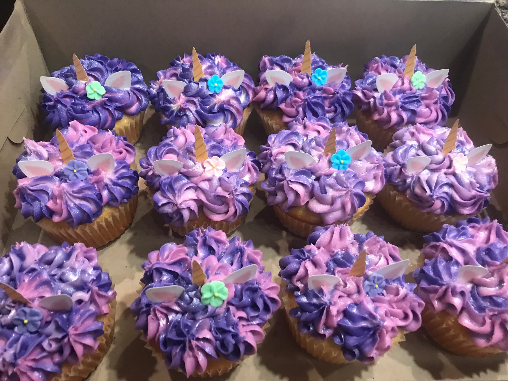 Vanilla Unicorn Cupcakes with Buttercream Frosting