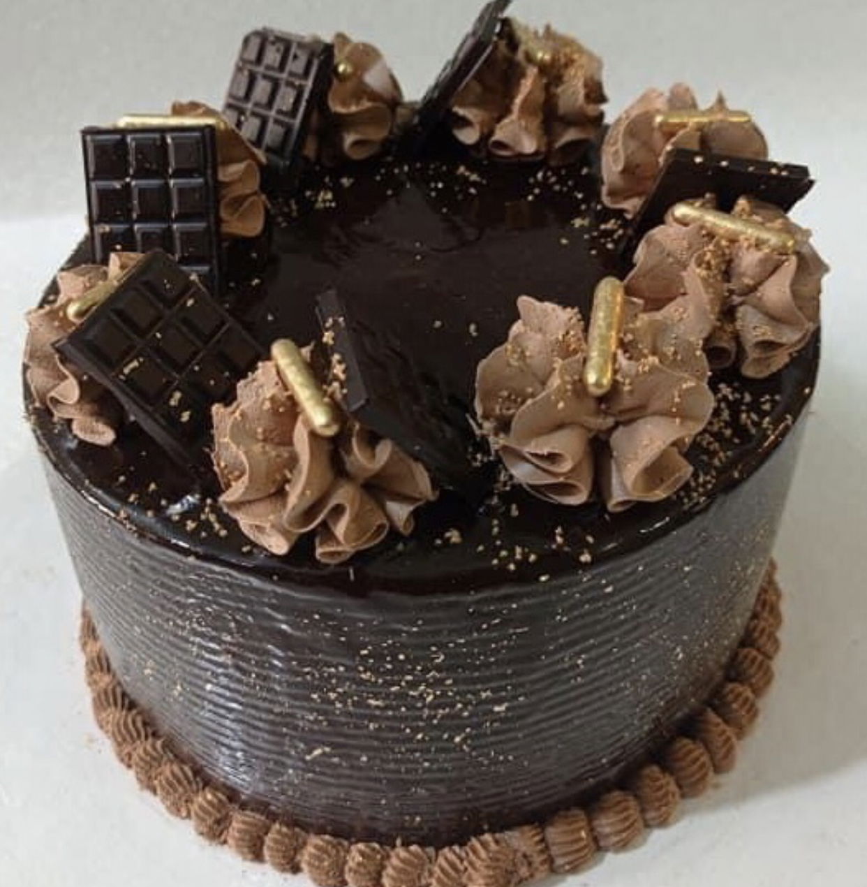 2 Layer Chocolate Cake With Buttercream Frosting