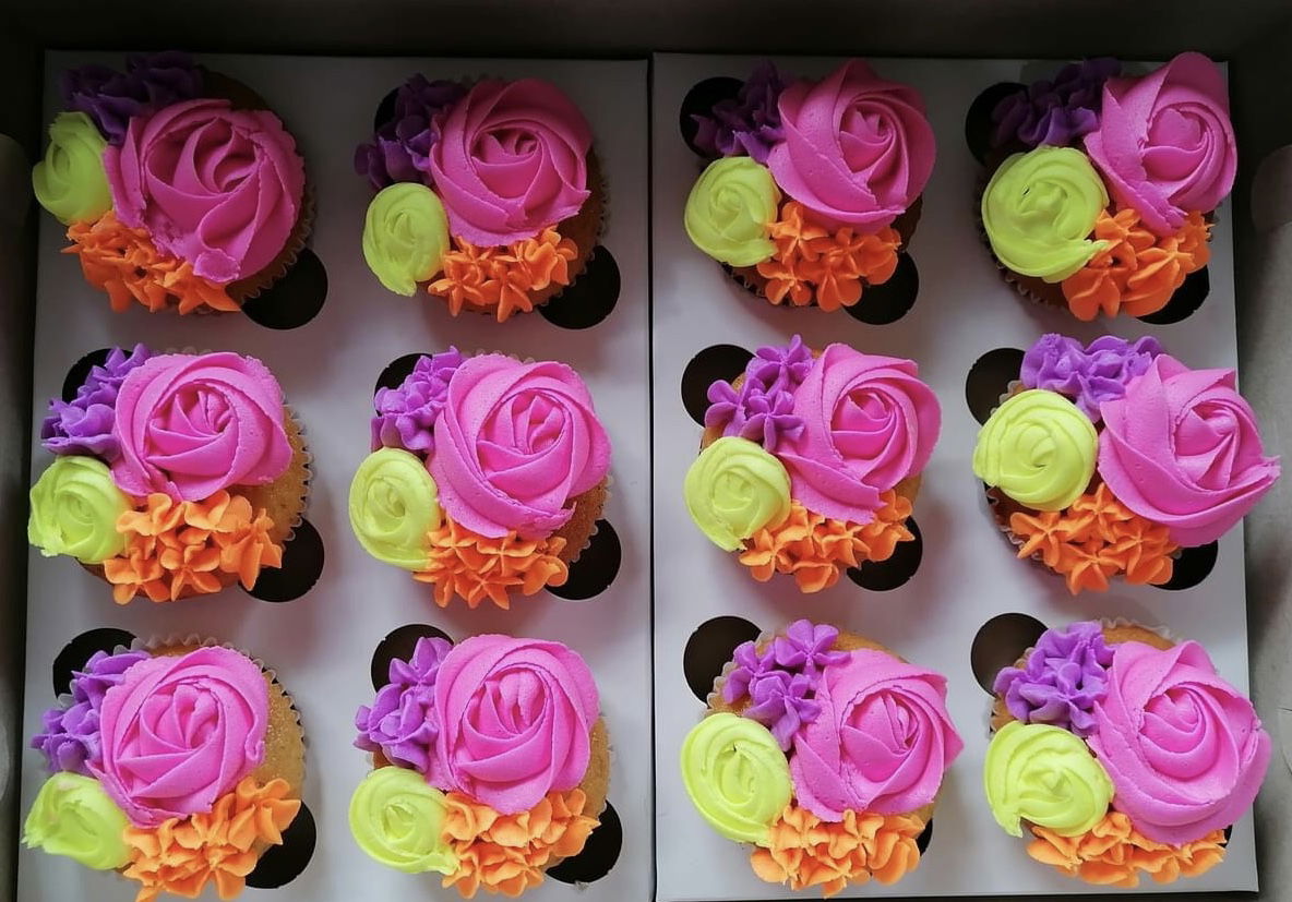 Vanilla Cupcakes With Buttercream Frosting