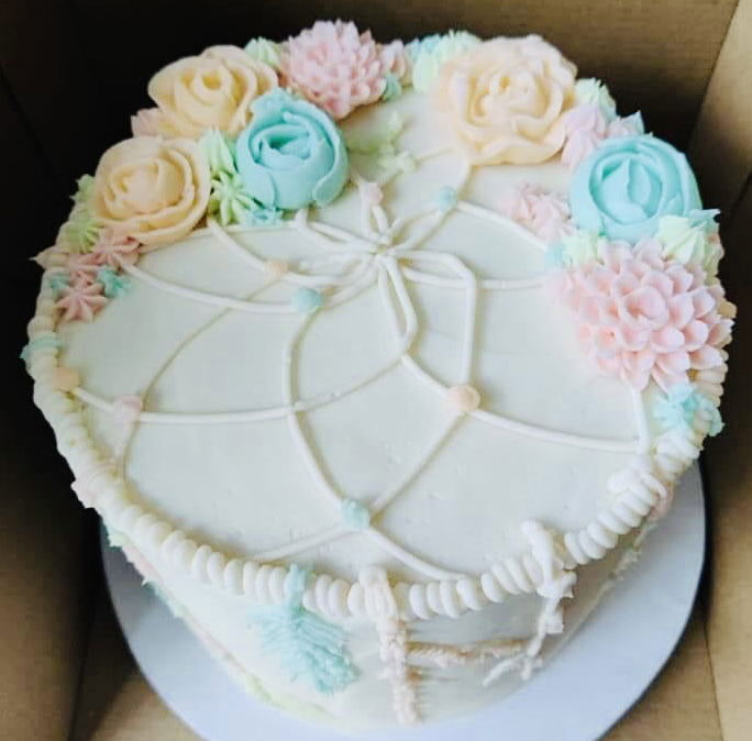 2 Layer Vanilla Flower Cake with Buttercream Frosting