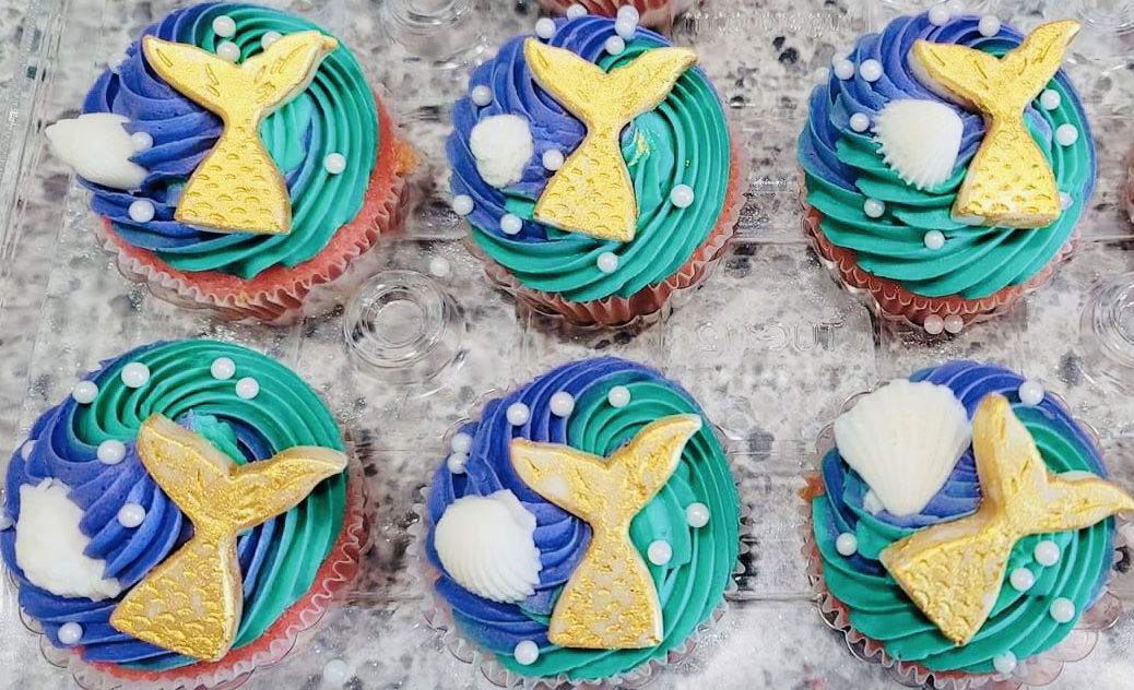 Strawberry Mermaid Cupcakes with Buttercream Frosting and Chocolate