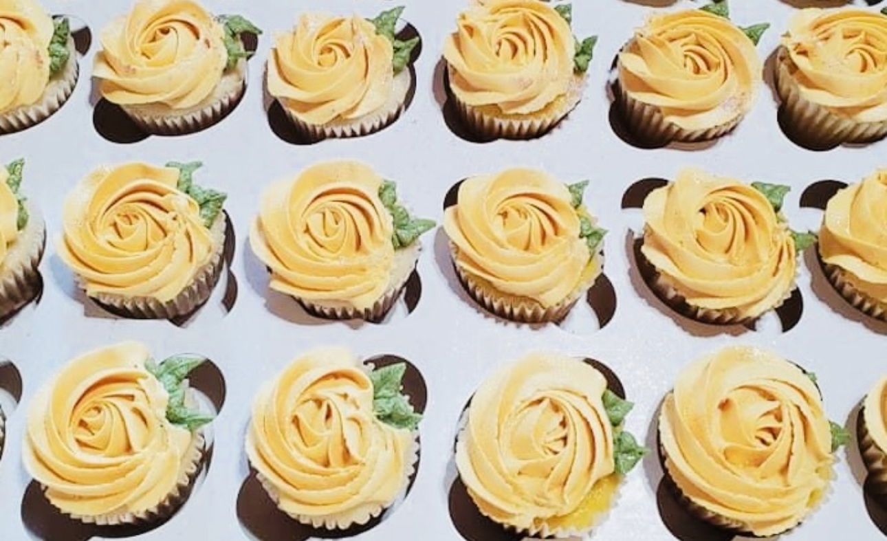 Vanilla Rosette Cupcakes with Buttercream Frosting