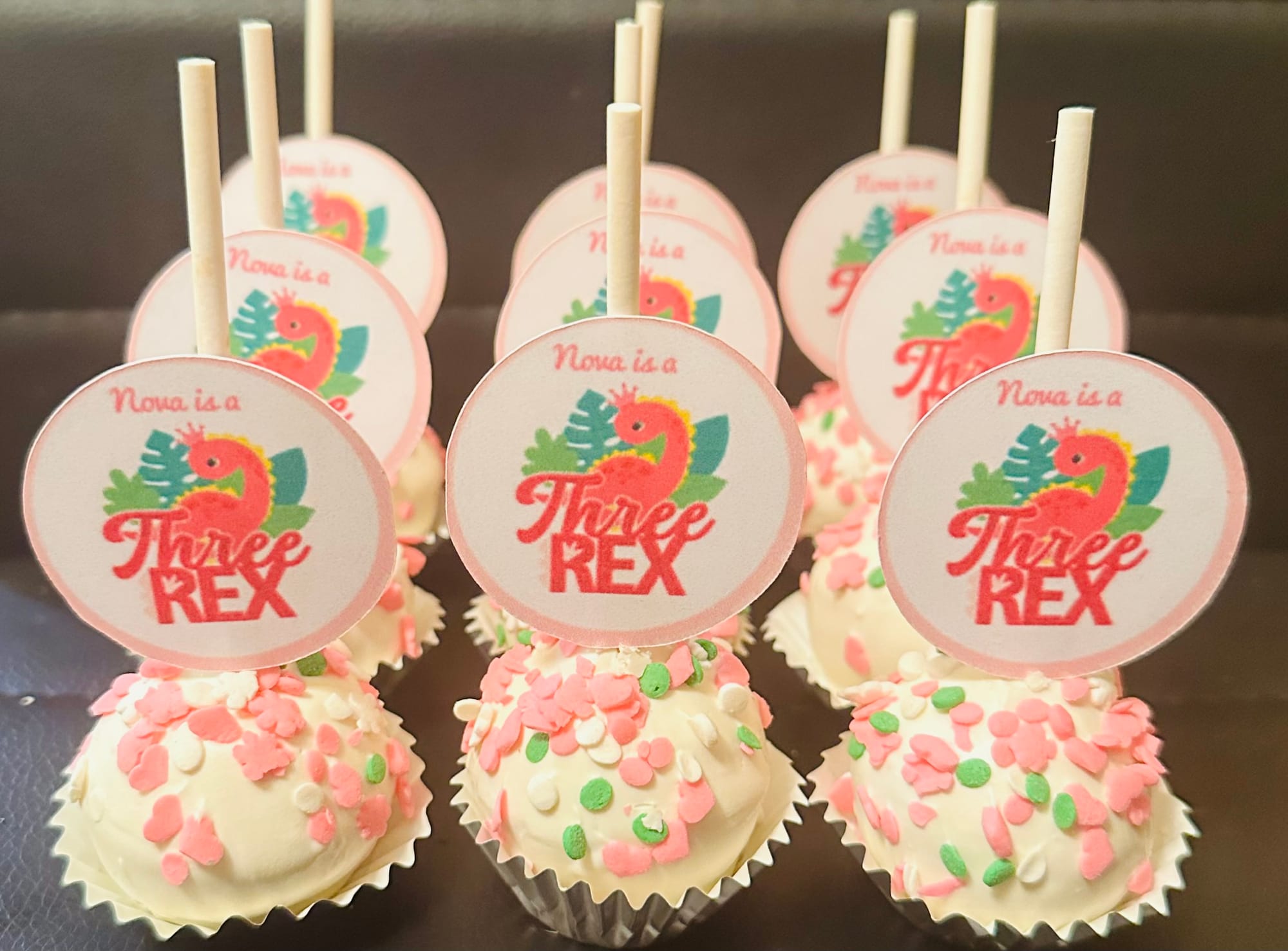 Vanilla 3-Rex Dinosaur Cake Pops