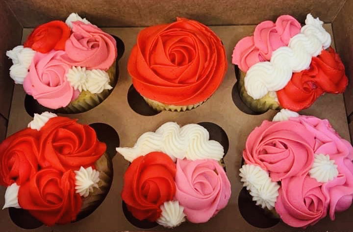 Vanilla Valentine’s Day Cupcakes with Buttercream Frosting