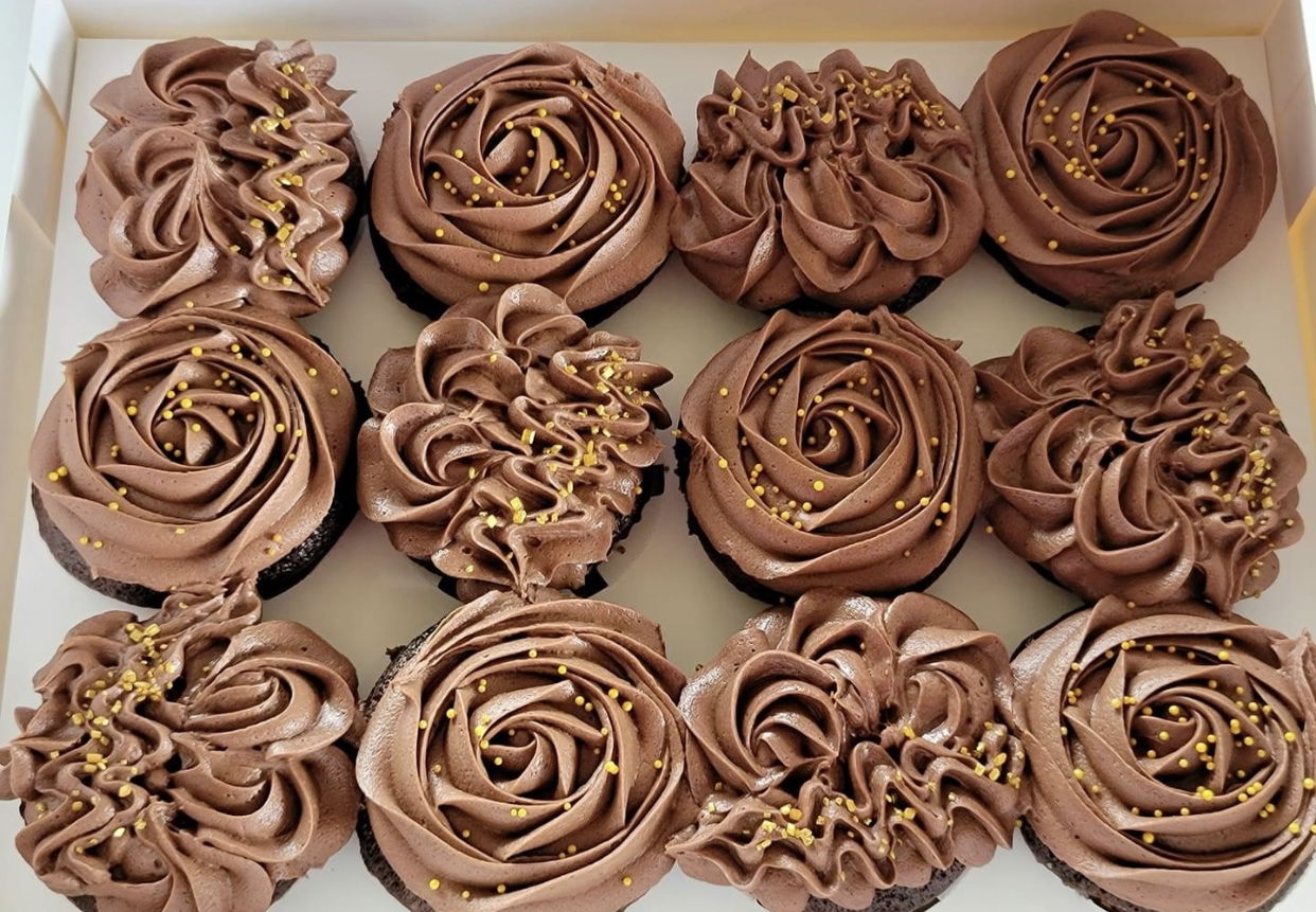 Chocolate Cupcakes with Buttercream Frosting