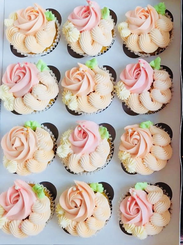 Vanilla Cupcakes with Buttercream Frosting