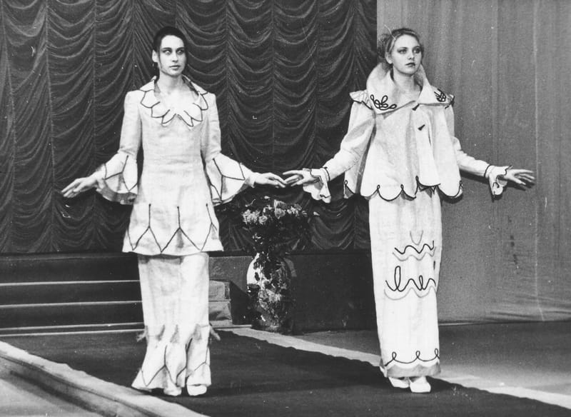 ДЕМОНСТРАЦИЯ КОЛЛЕКЦИЙ ОДЕЖДЫ