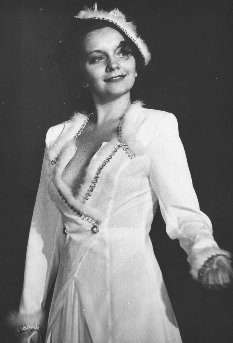 ДЕМОНСТРАЦИЯ КОЛЛЕКЦИЙ ОДЕЖДЫ