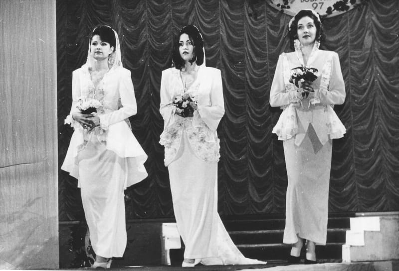 ДЕМОНСТРАЦИЯ КОЛЛЕКЦИЙ ОДЕЖДЫ