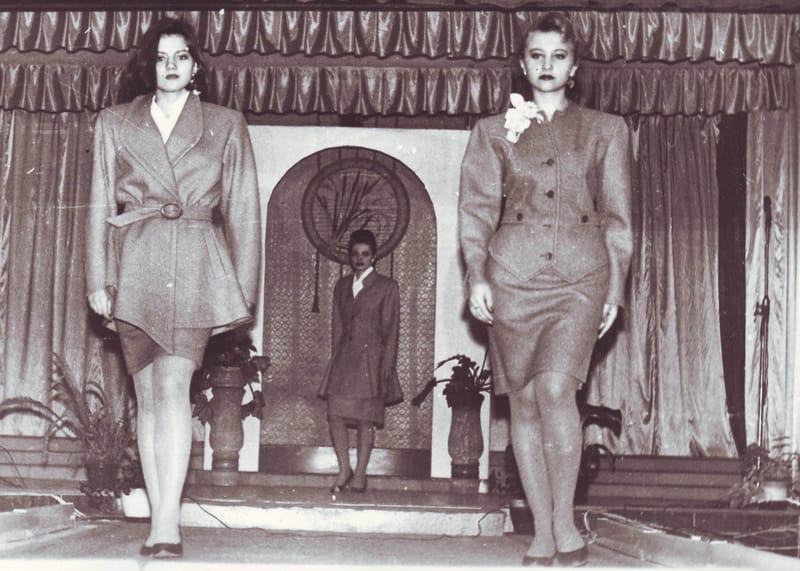 ДЕМОНСТРАЦИЯ КОЛЛЕКЦИЙ ОДЕЖДЫ