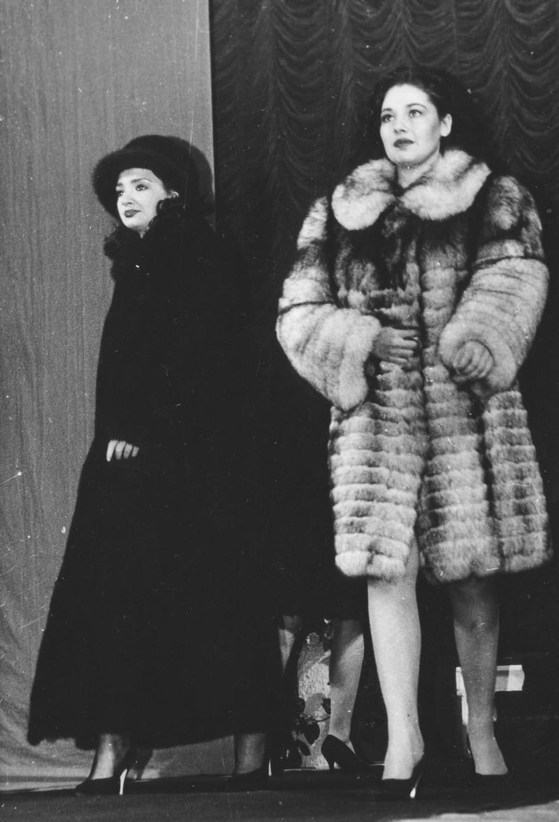 ДЕМОНСТРАЦИЯ КОЛЛЕКЦИЙ ОДЕЖДЫ