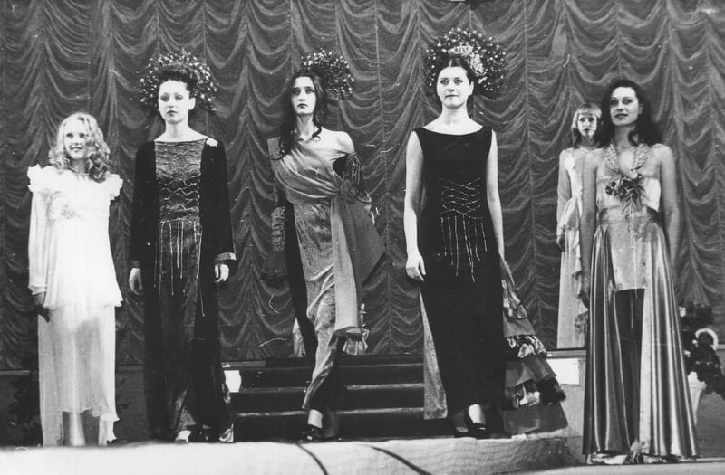 ДЕМОНСТРАЦИЯ КОЛЛЕКЦИЙ ОДЕЖДЫ