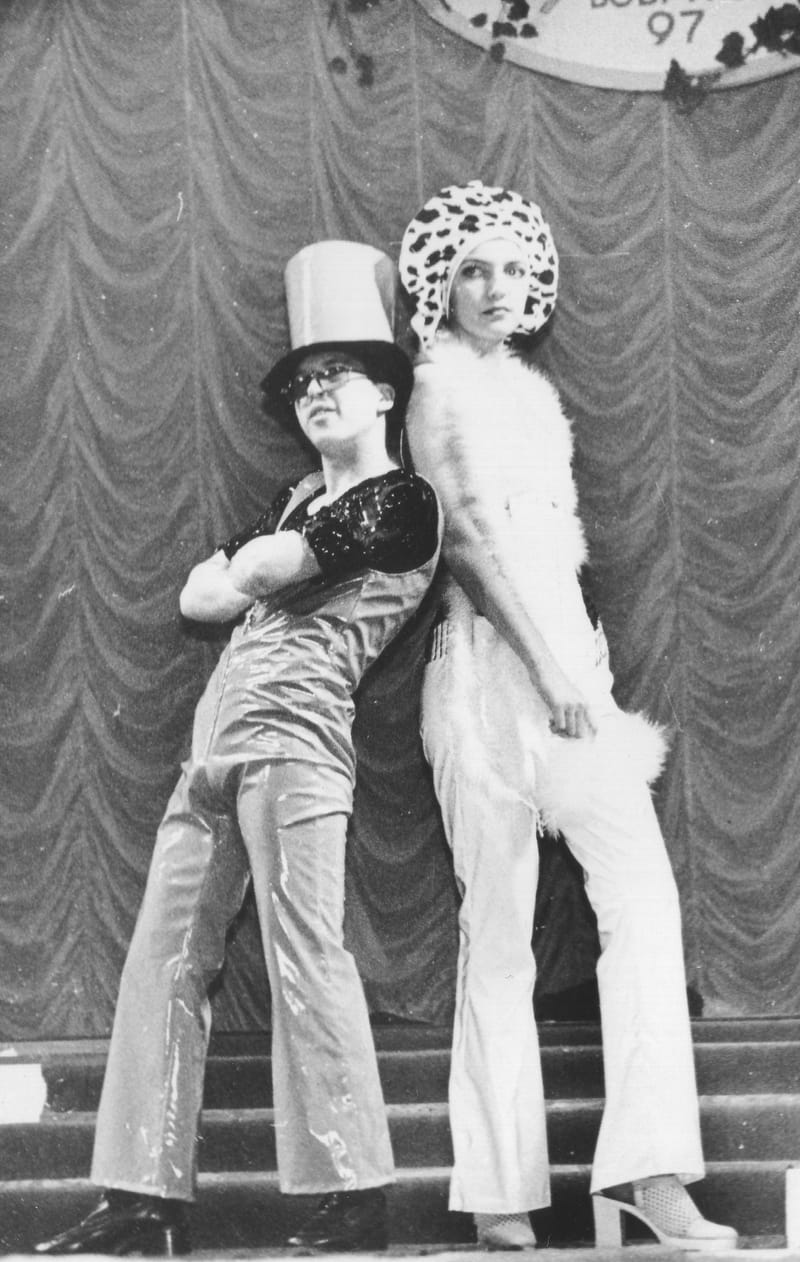 ДЕМОНСТРАЦИЯ КОЛЛЕКЦИЙ ОДЕЖДЫ