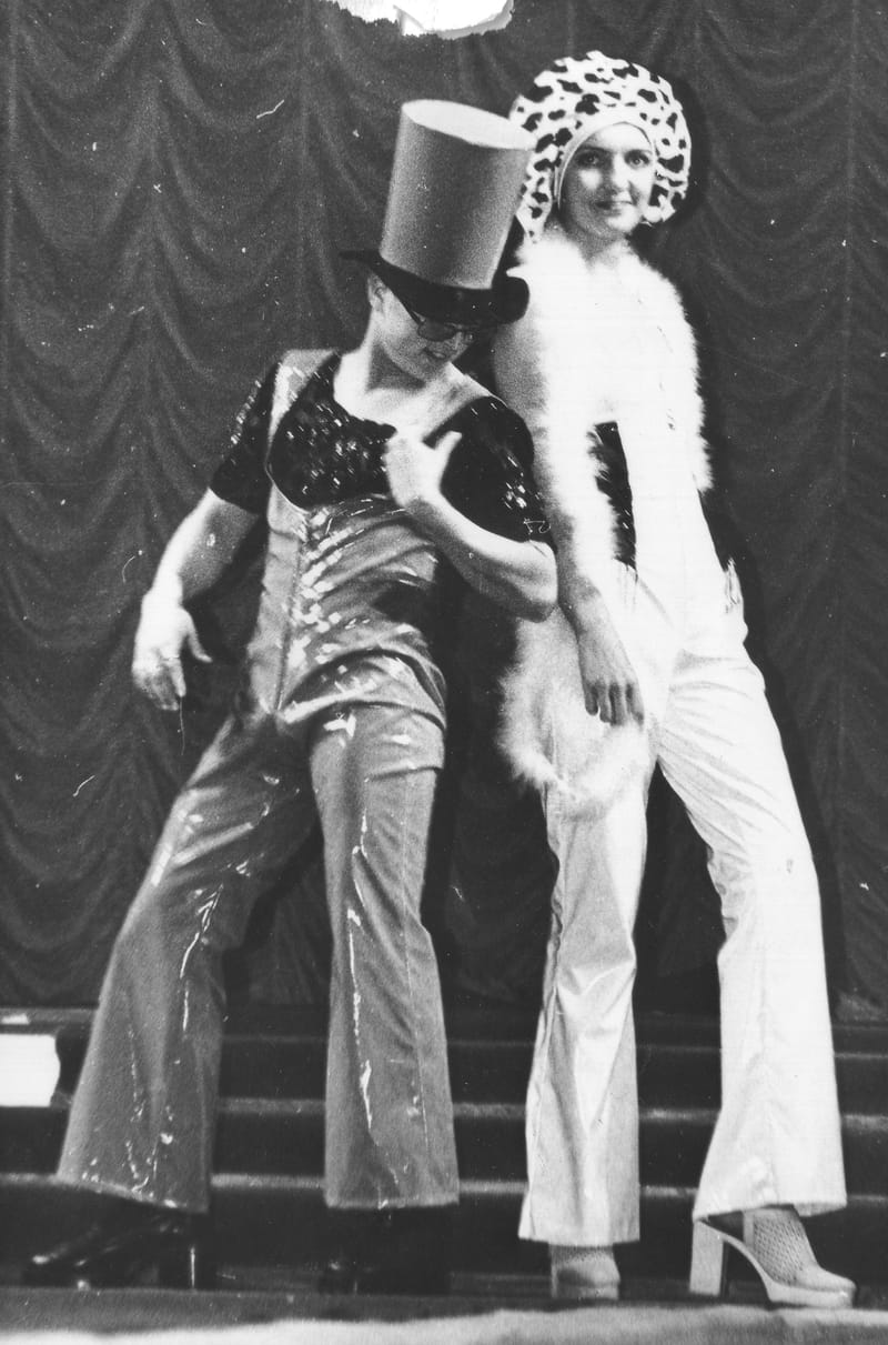 ДЕМОНСТРАЦИЯ КОЛЛЕКЦИЙ ОДЕЖДЫ