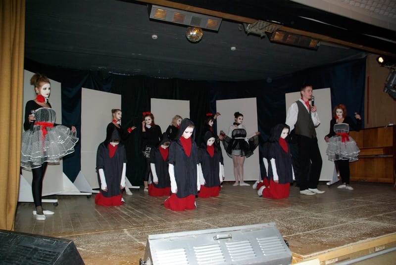 "КУКЛЫ - ИГРА В ЧЕЛОВЕКА" 2015 г.