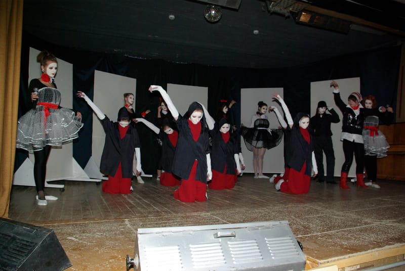 "КУКЛЫ - ИГРА В ЧЕЛОВЕКА" 2015 г.