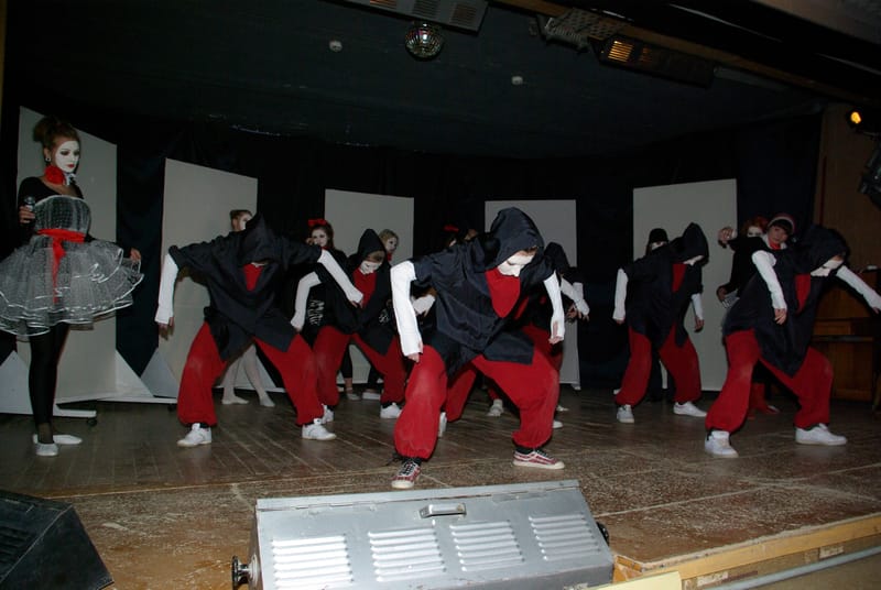 "КУКЛЫ - ИГРА В ЧЕЛОВЕКА" 2015 г.