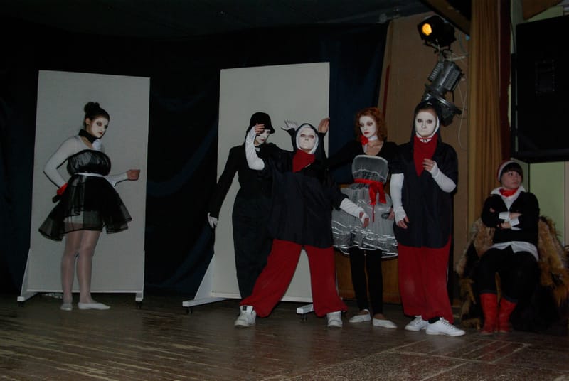 "КУКЛЫ - ИГРА В ЧЕЛОВЕКА" 2015 г.