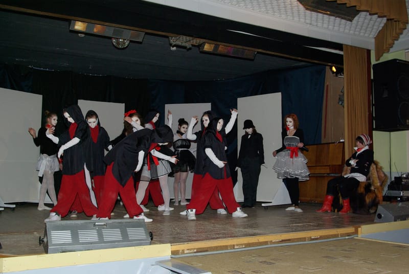 "КУКЛЫ - ИГРА В ЧЕЛОВЕКА" 2015 г.