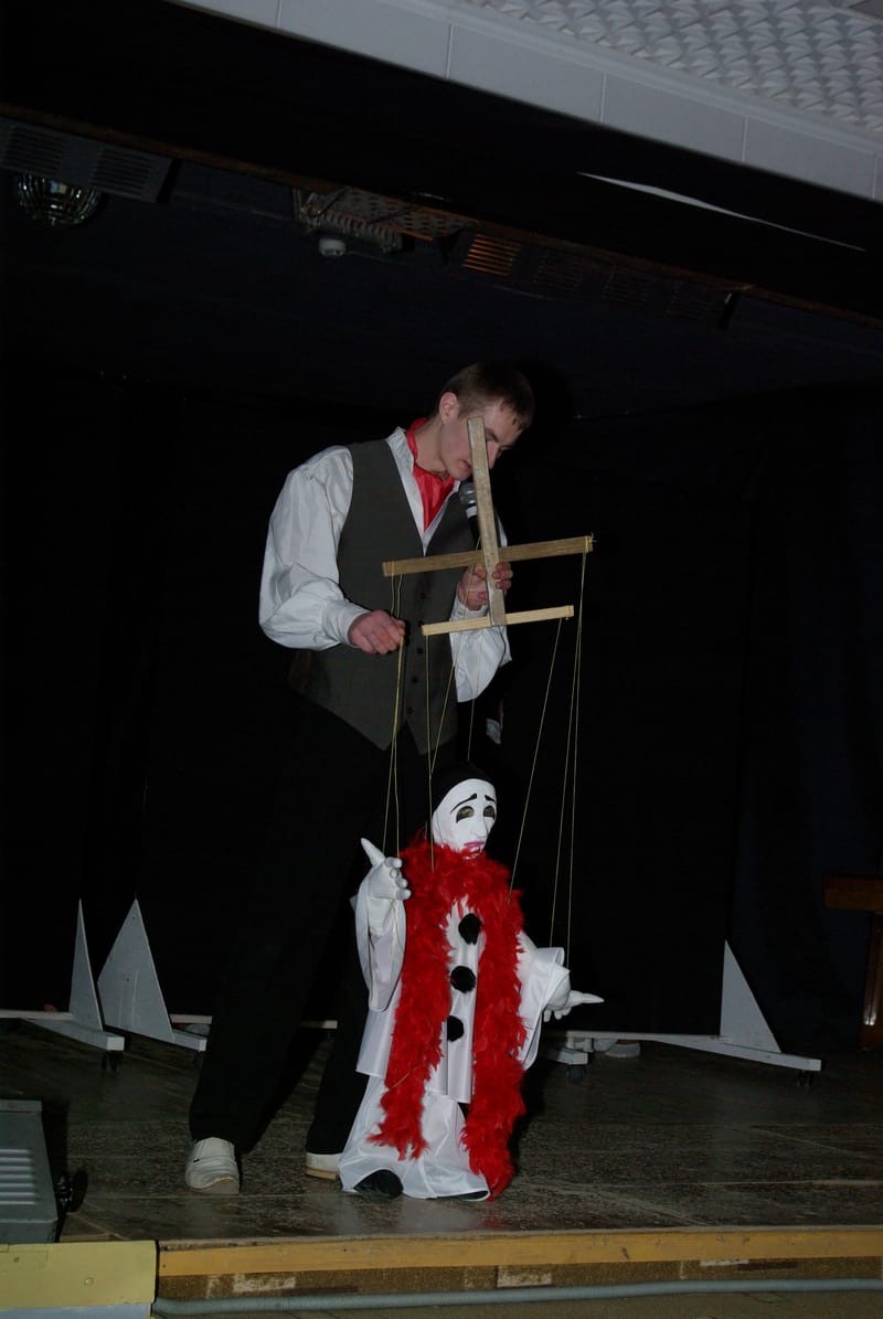 "КУКЛЫ - ИГРА В ЧЕЛОВЕКА" 2015 г.