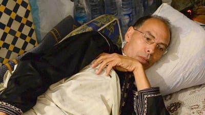 المعطي منجب يقضي عيد ميلاده 59 في السجن مضربا عن الطعام‎