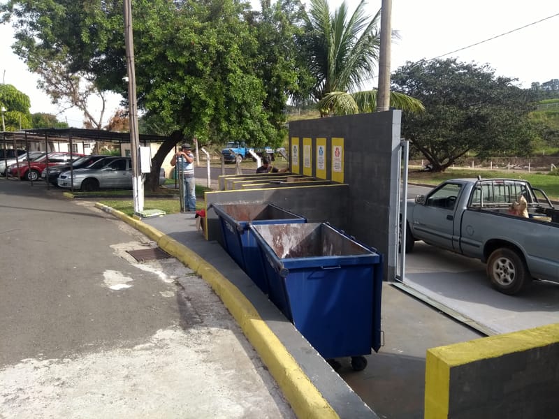 CONSTRUÇÃO NOVA LIXEIRA