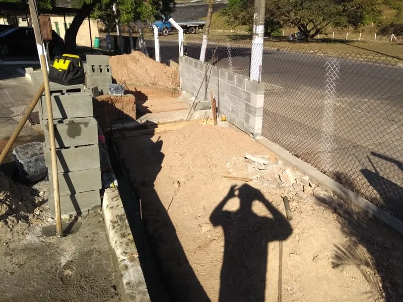 CONSTRUÇÃO NOVA LIXEIRA