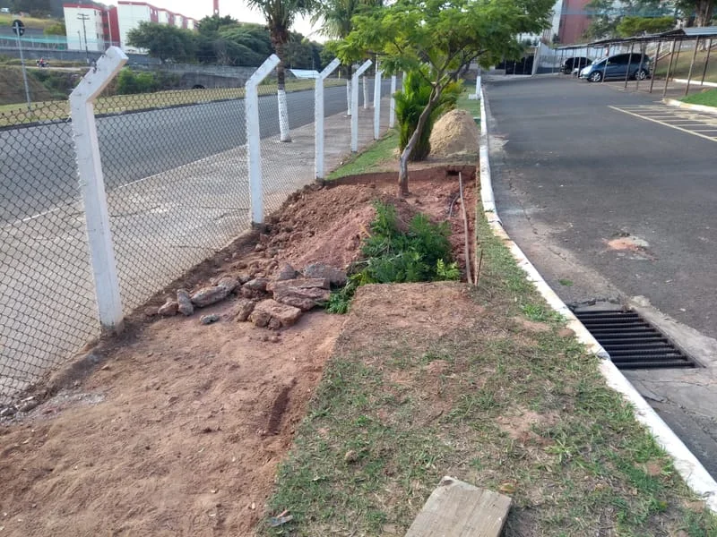 CONSTRUÇÃO NOVA LIXEIRA