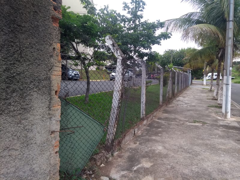 MURO APÓS A LIXEIRA