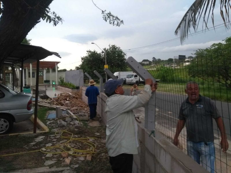 MURO APÓS A LIXEIRA