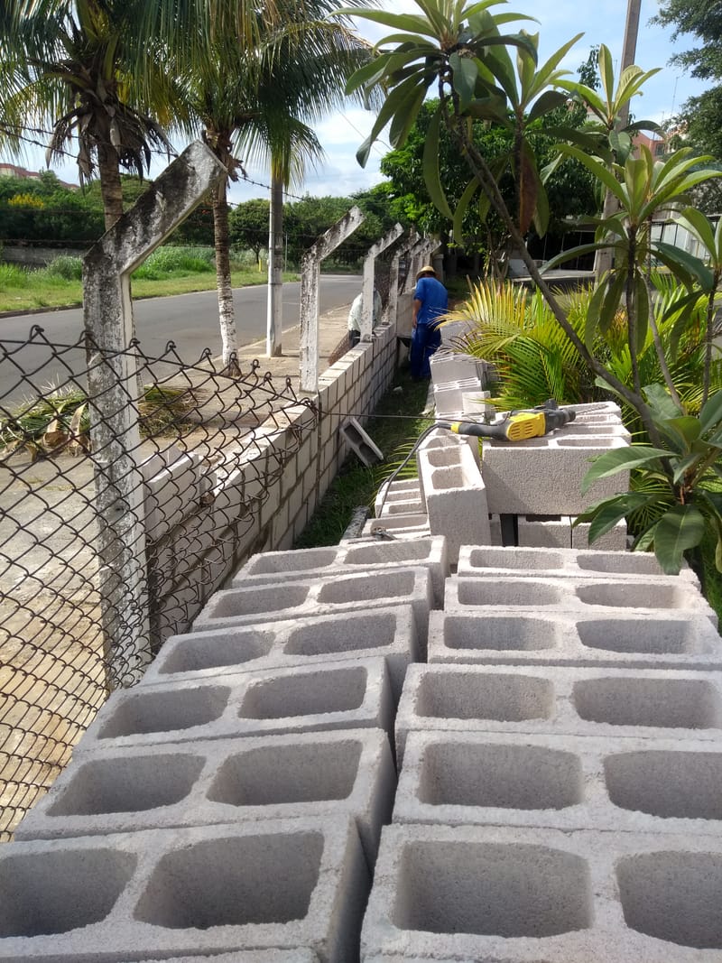 MURO APÓS A LIXEIRA