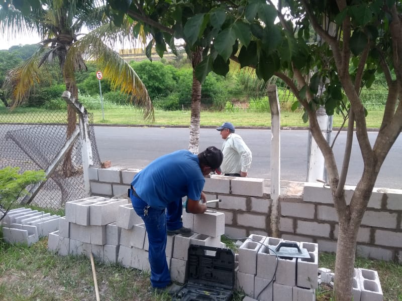 MURO APÓS A LIXEIRA