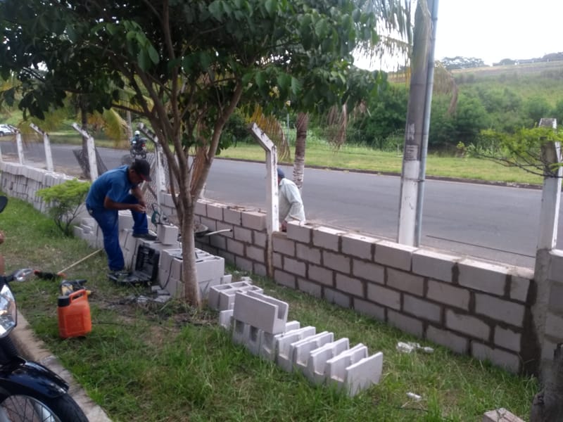 MURO APÓS A LIXEIRA