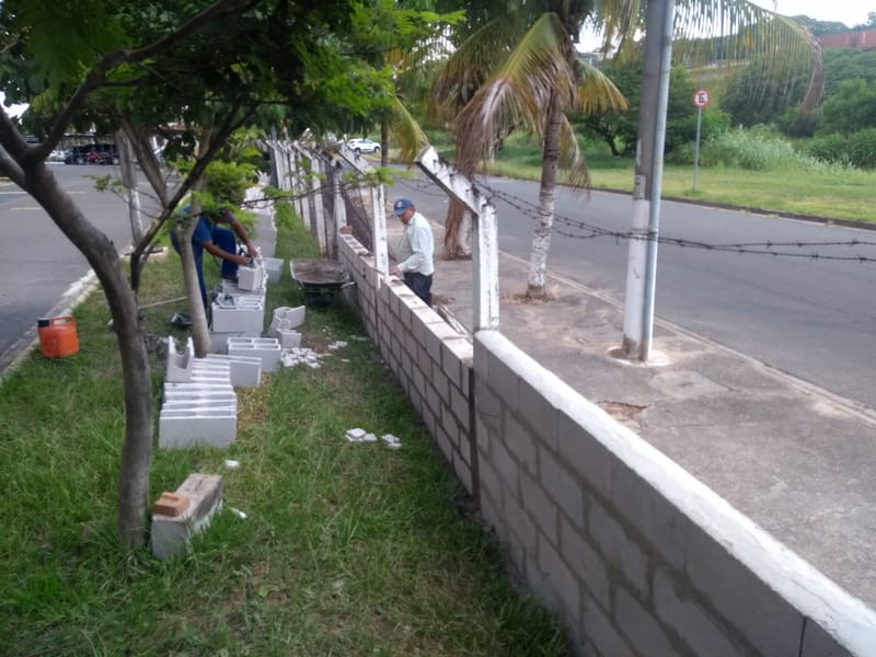 MURO APÓS A LIXEIRA