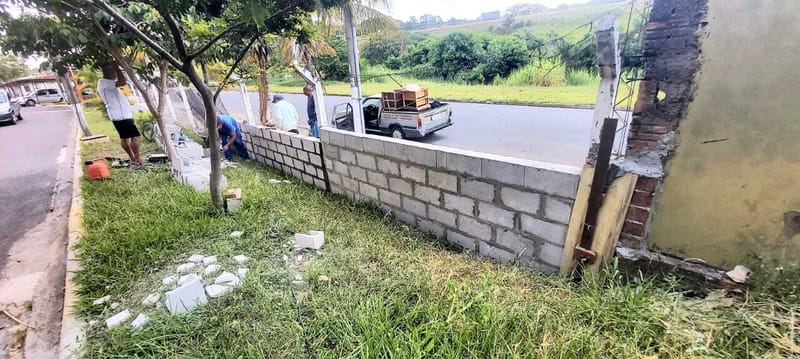 MURO APÓS A LIXEIRA