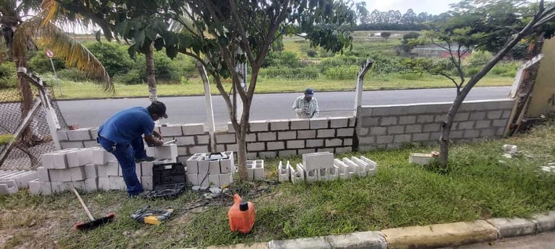 MURO APÓS A LIXEIRA