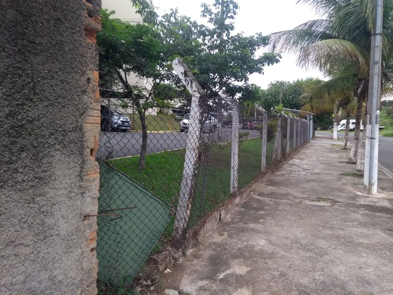 MURO APÓS A LIXEIRA