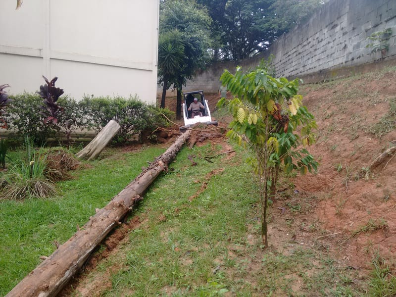 MURO DE ARRIMO - TORRE D