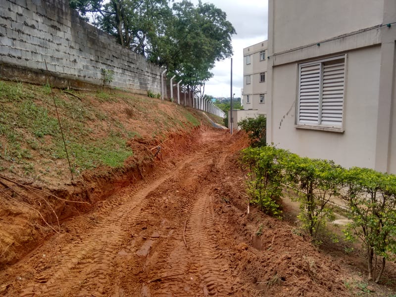 MURO DE ARRIMO - TORRE D