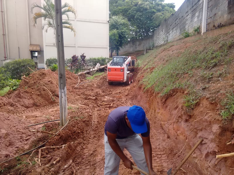 MURO DE ARRIMO - TORRE D