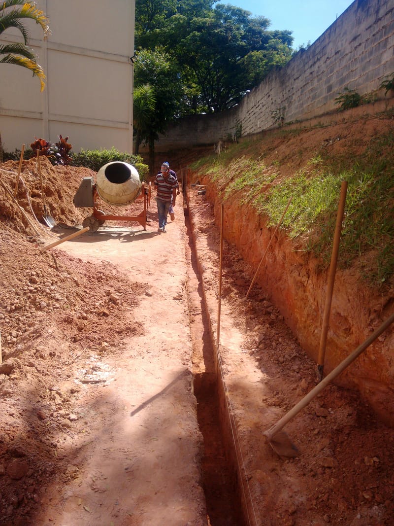 MURO DE ARRIMO - TORRE D