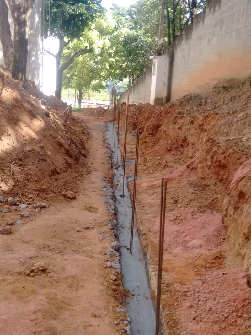 MURO DE ARRIMO - TORRE D