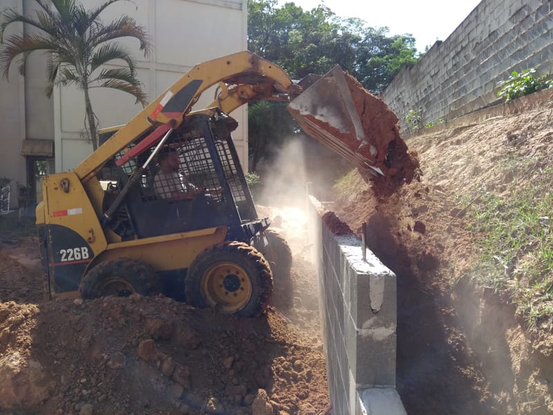 MURO DE ARRIMO - TORRE D