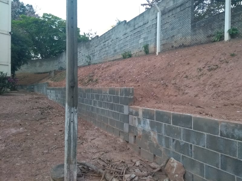 MURO DE ARRIMO - TORRE D