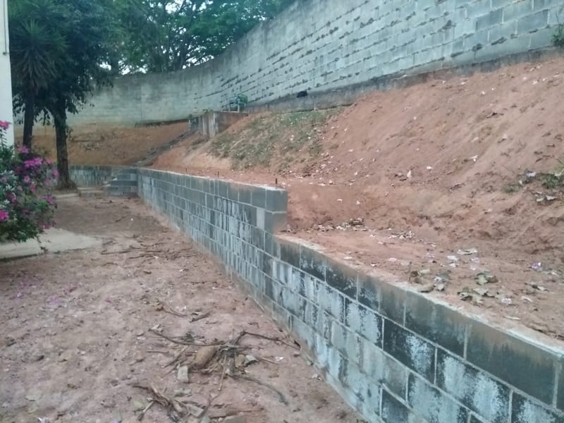 MURO DE ARRIMO - TORRE D