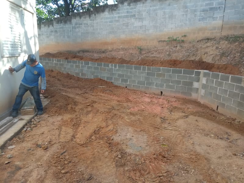 MURO DE ARRIMO - TORRE D