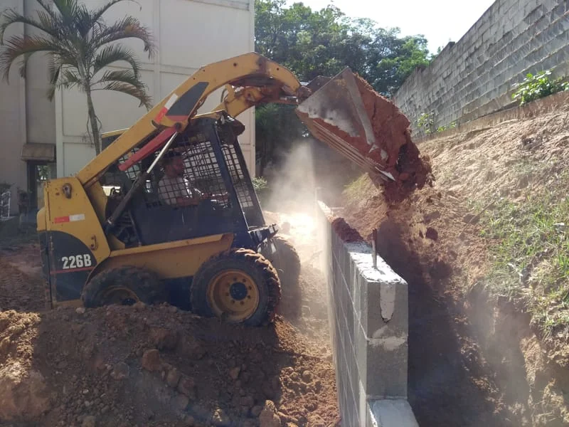 MURO DE ARRIMO - TORRE D