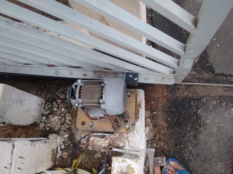 MOTOR NOVO - PORTÃO